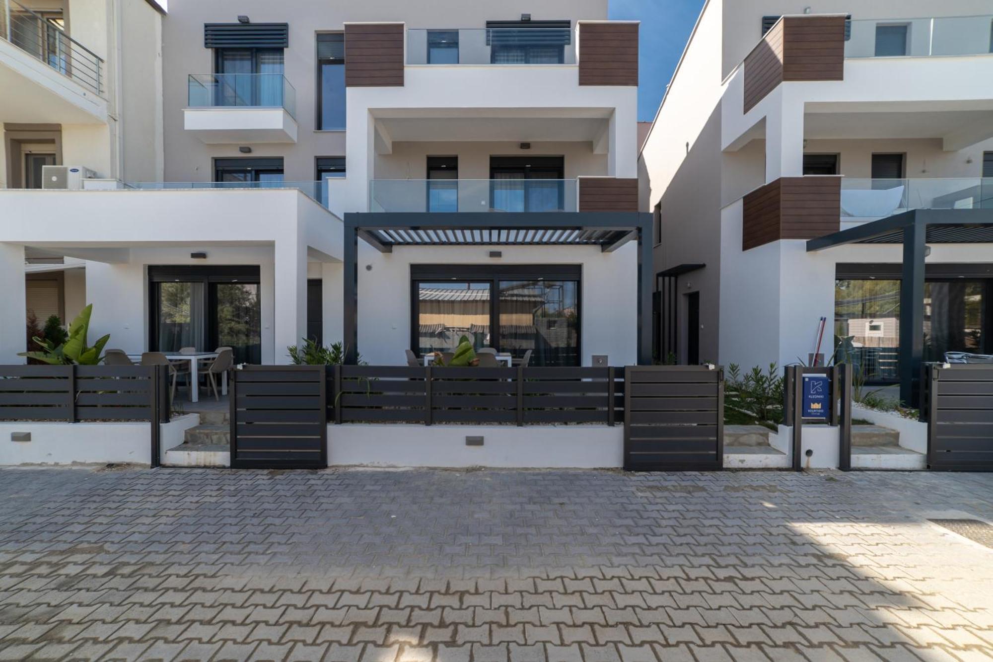 Апартаменты Kleoniki & Irida Residential Complexes Офринио Экстерьер фото